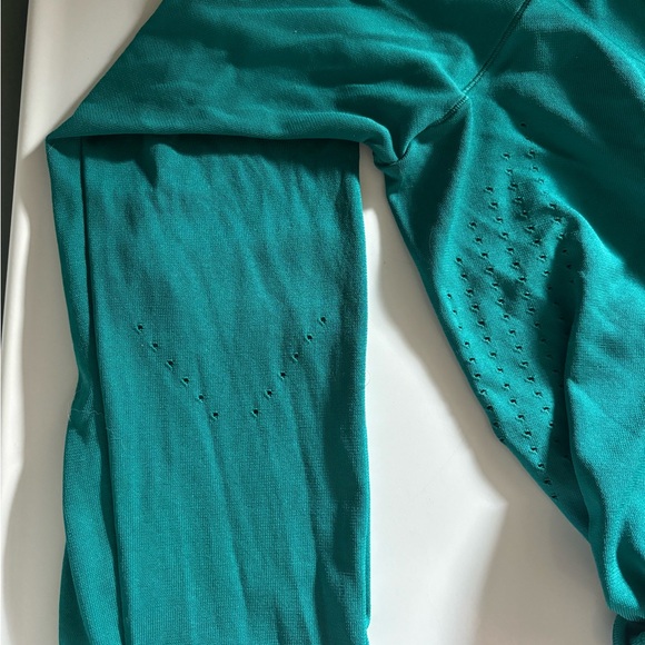 Gymshark Teal Athletic shirt for Women - Picture 4 of 7